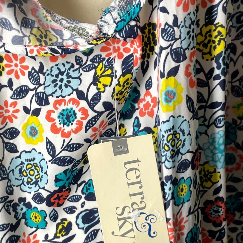 Women’s NWT 2X Terra & Sky Multi Floral Pastels Top - Picture 8 of 15